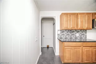 110 S Hazelwood Ave, Youngstown, OH 44509 - Photo 16