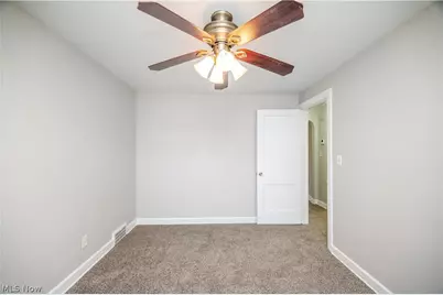 110 S Hazelwood Avenue, Youngstown, OH 44509 - Photo 24