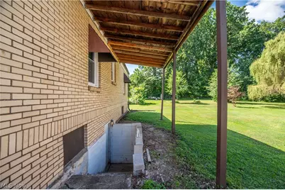 110 S Hazelwood Avenue, Youngstown, OH 44509 - Photo 8