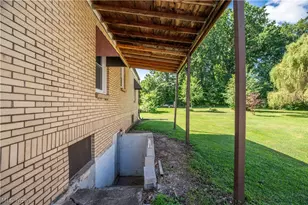 110 S Hazelwood Ave, Youngstown, OH 44509 - Photo 8