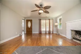 110 S Hazelwood Ave, Youngstown, OH 44509 - Photo 10
