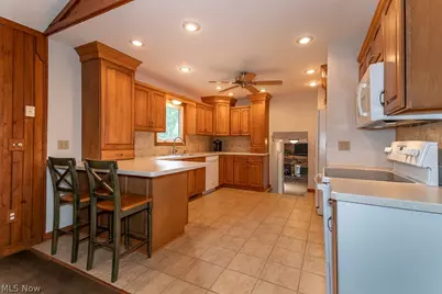 10041 Chardon Road, Chardon, OH 44024 - Photo 8
