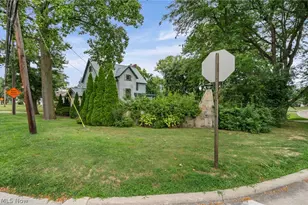 957 Cleveland Ave, Amherst, OH 44001 - Photo 4