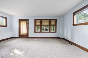 957 Cleveland Ave, Amherst, OH 44001 - Photo 6