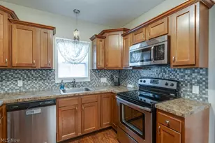 77 Devonshire Dr, Akron, OH 44312 - Photo 8