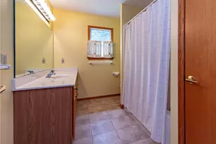952 Rosemarie Cir, Wadsworth, OH 44281 - Photo 16