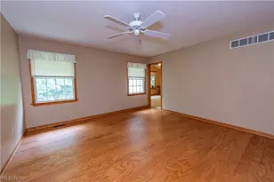 952 Rosemarie Cir, Wadsworth, OH 44281 - Photo 10