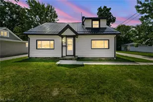 232 Plymouth Dr, Eastlake, OH 44095 - Photo 2