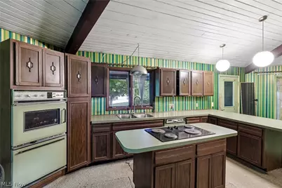 9550 Olde 8 Road, Northfield, OH 44067 - Photo 2