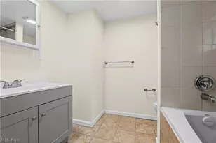 874 Wilmot St, Akron, OH 44306 - Photo 12