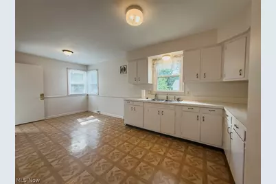 890 Independence Avenue, Akron, OH 44310 - Photo 6