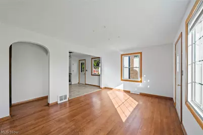 1427 E Broad, Louisville, OH 44641 - Photo 2