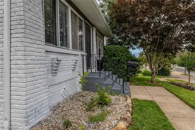 366 Palm Avenue, Akron, OH 44301 - Photo 2
