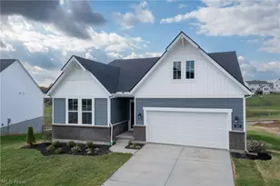794 Colesbourne Cir, Green, OH 44685 - Photo 2