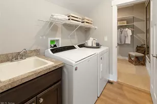 794 Colesbourne Cir, Green, OH 44685 - Photo 12