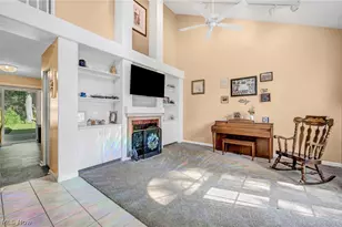2049 N Park Ln, Roaming Shores, OH 44084 - Photo 6