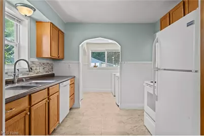 2318 Mogadore Road, Akron, OH 44312 - Photo 12