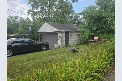 17419 Glendale, Loveland, OH 44128 - Photo 2