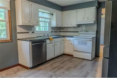 203 Albany Drive NW, Canton, OH 44708 - Photo 16