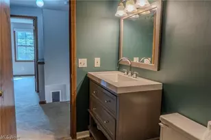 203 Albany Dr NW, Canton, OH 44708 - Photo 28