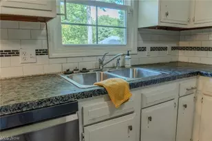 203 Albany Dr NW, Canton, OH 44708 - Photo 16