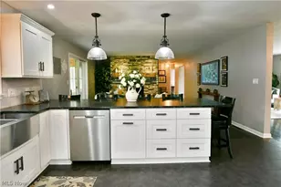 2387 Country Ln, Poland, OH 44514 - Photo 10