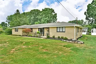 2387 Country Ln, Poland, OH 44514 - Photo 2