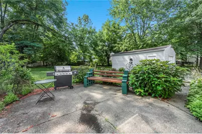 2139 Suncrest Circle, Cuyahoga Falls, OH 44221 - Photo 8
