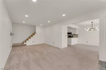 805 Tollis Parkway, Grandview Heights, OH 44147 - Photo 4