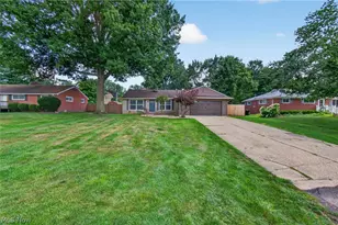 3321 Meadowwood St NW, Massillon, OH 44646 - Photo 4