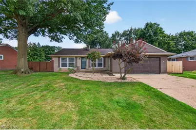 3321 Meadowwood Street NW, Massillon, OH 44646 - Photo 2