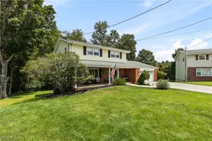 136 Crisswill Rd, St Clairsville, OH 43950 - Photo 2
