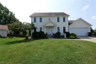 5295 Sycamore Hill Dr, New Middletown, OH 44442 - Photo 2