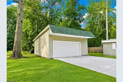 5108 University Drive, Geneva on the Lake, OH 44041 - Photo 2