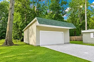 5108 University Dr, Geneva on the Lake, OH 44041 - Photo 2