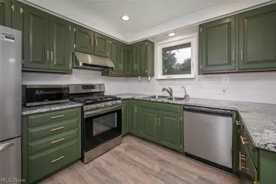 5610 Comanche Street NW, North Canton, OH 44720 - Photo 6