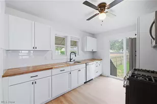 572 E Archwood Ave, Akron, OH 44301 - Photo 26