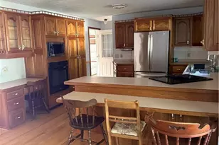 520 Williams St, Conneaut, OH 44030 - Photo 2