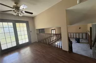 615 Bowling Green Cir, Elyria, OH 44035 - Photo 6