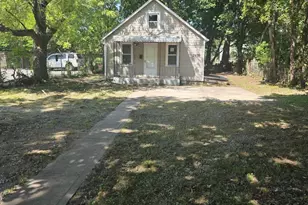 2408 Castle Ave, Loveland, OH 44113 - Photo 1