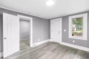 2408 Castle Ave, Loveland, OH 44113 - Photo 6