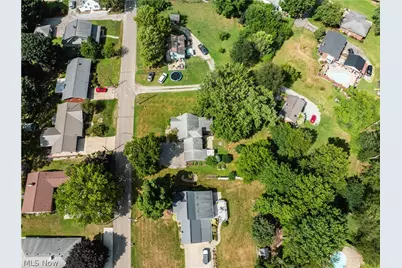 347 Bahlor St SW, Sugarcreek, OH 44681 - Photo 4