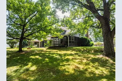 347 Bahlor St SW, Sugarcreek, OH 44681 - Photo 10