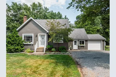 347 Bahlor St SW, Sugarcreek, OH 44681 - Photo 2