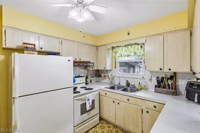 4908 Encino Drive, Akron, OH 44319 - Photo 12