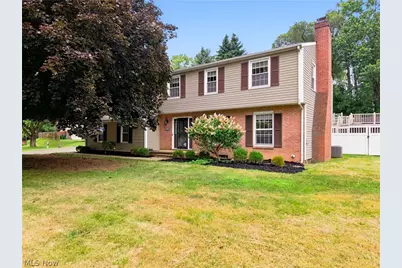 924 Pittsburg Avenue NW, North Canton, OH 44720 - Photo 1