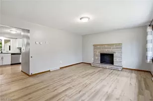 4828 Echoglenn St NW, North Canton, OH 44720 - Photo 6