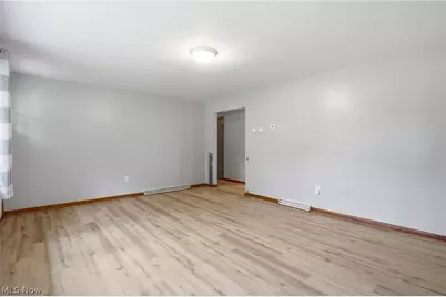 4828 Echoglenn Street NW, North Canton, OH 44720 - Photo 8