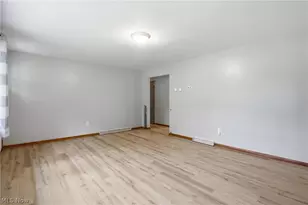 4828 Echoglenn St NW, North Canton, OH 44720 - Photo 8