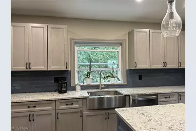 10990 Mayfield Road, Chardon, OH 44024 - Photo 8